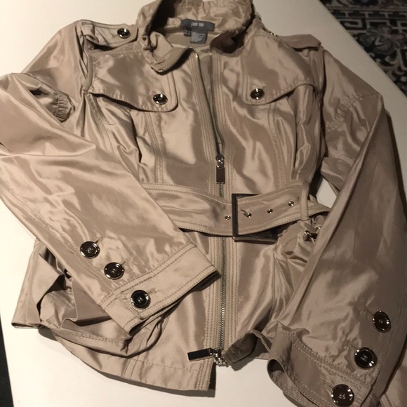 Great little European styled jacket. Size 4. - Picture 5 of 9